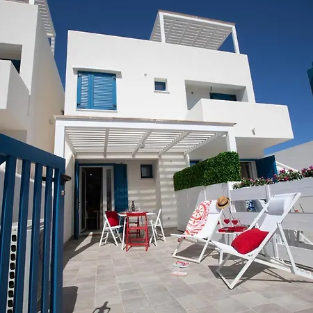 Coral Apartment *